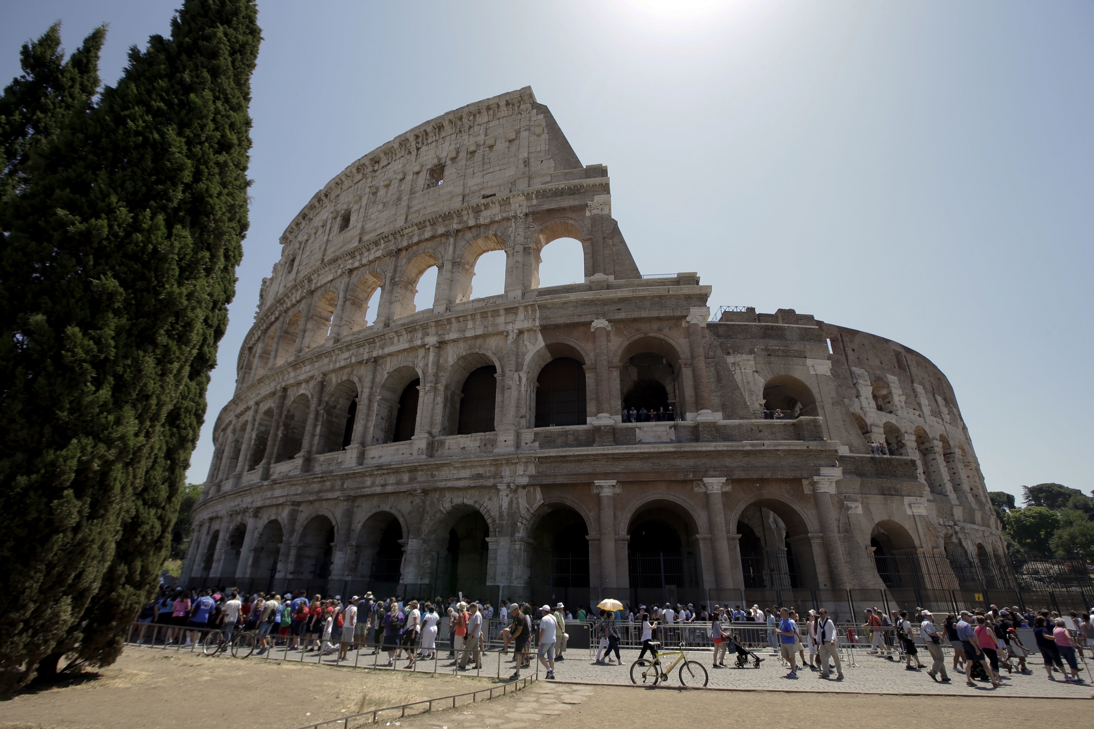 Rome to Reveal Newly Restored Colosseum and Spanish Steps