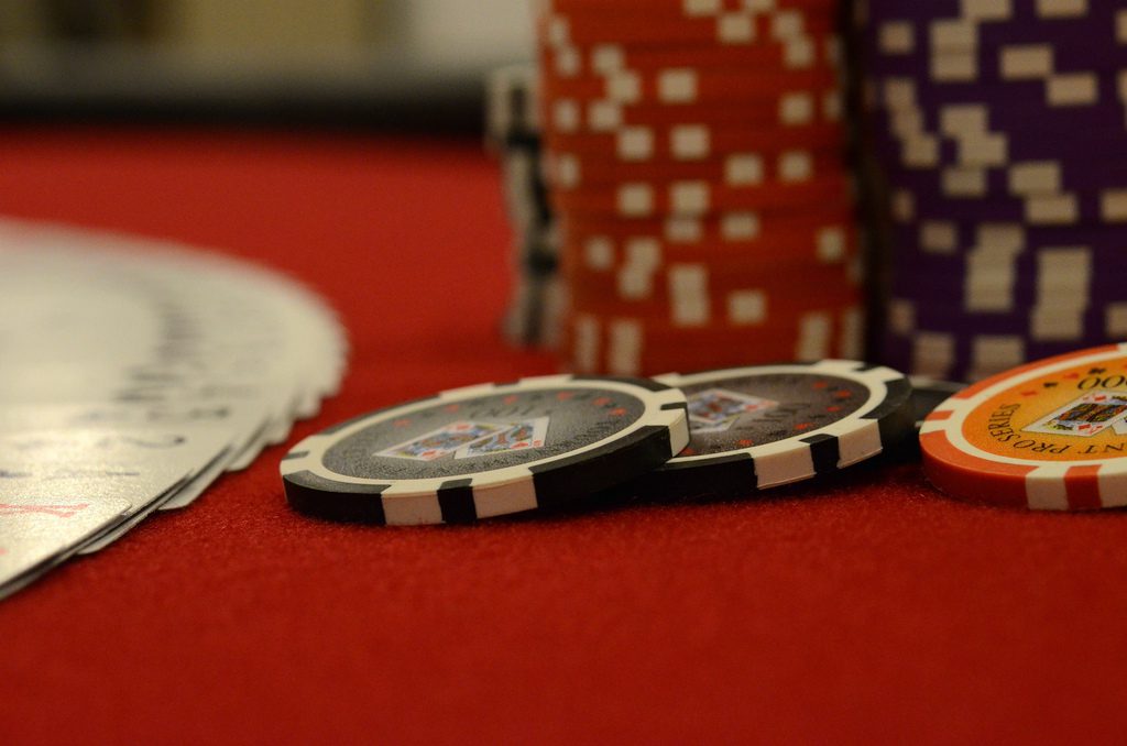 A Round of Celebrity Poker